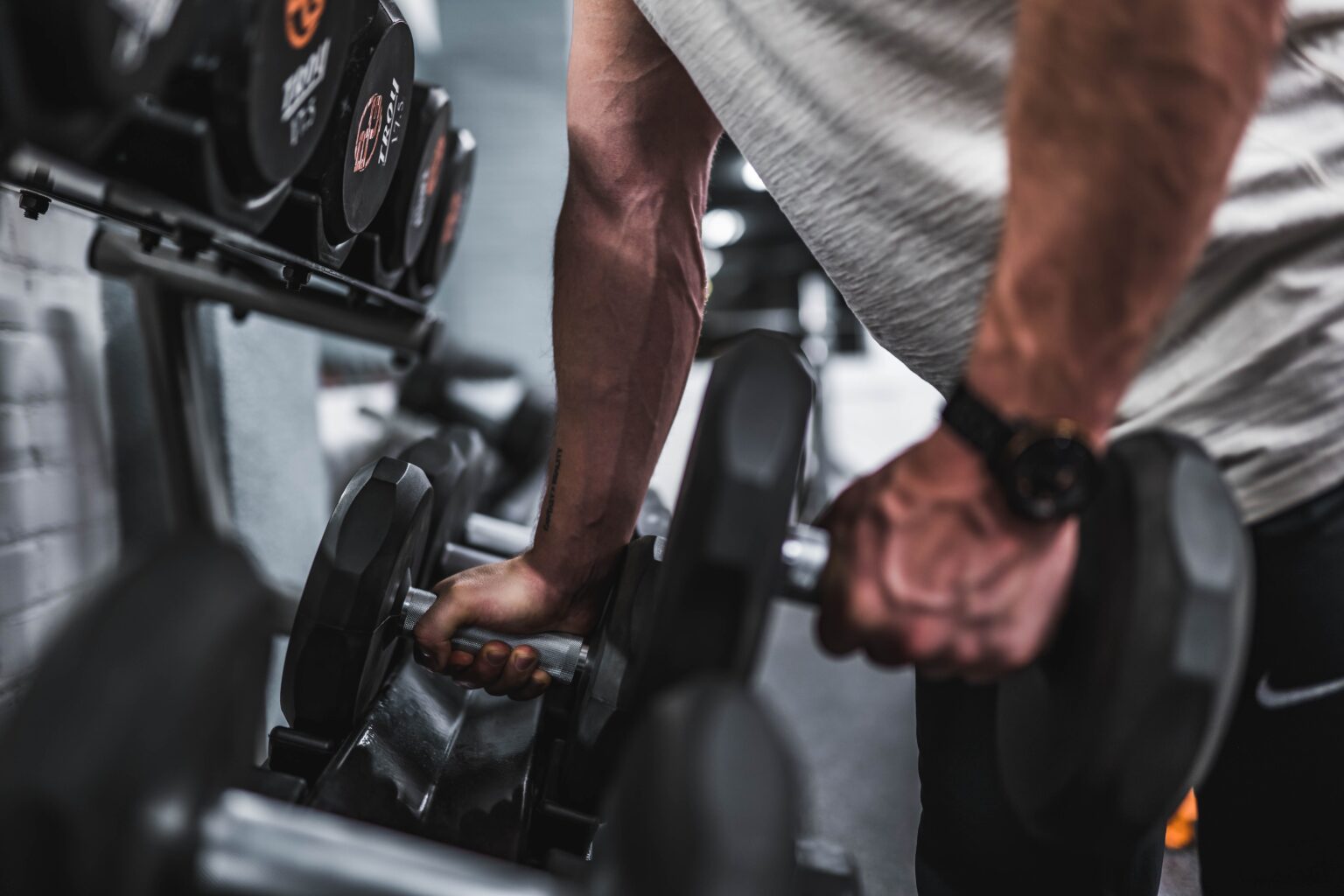 Άντρας γυμνάζετε μετά από L-Carnitine